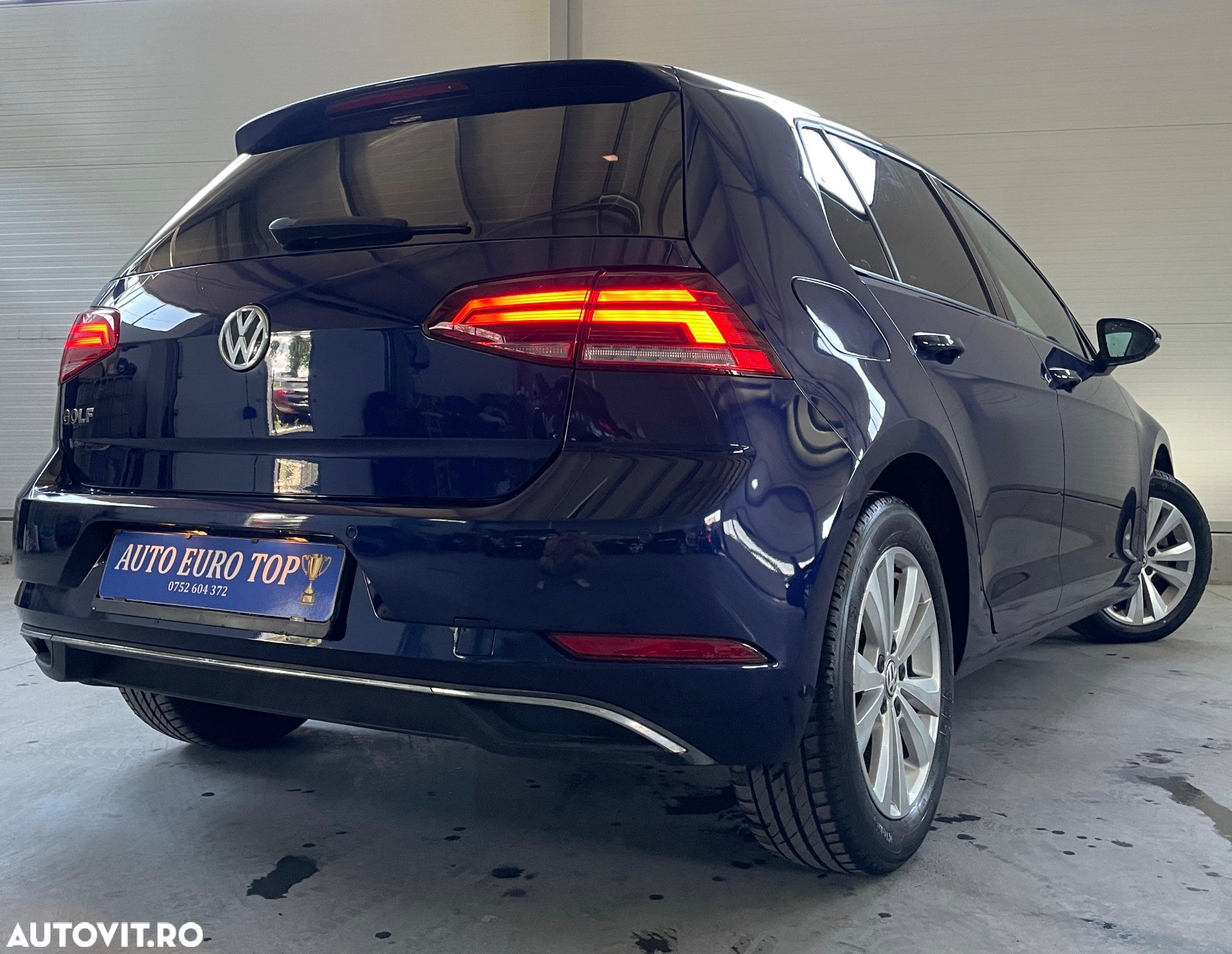 Volkswagen Golf 2.0 BlueTDI DSG Comfortline - 39
