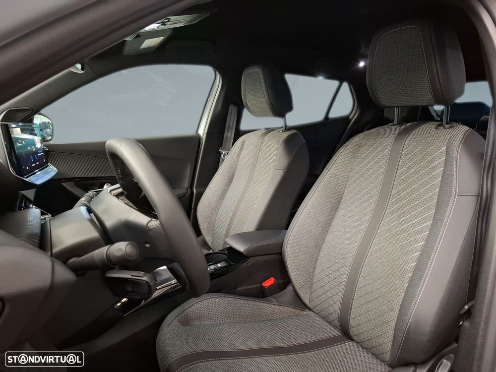 Peugeot 2008 1.2 Allure - 11