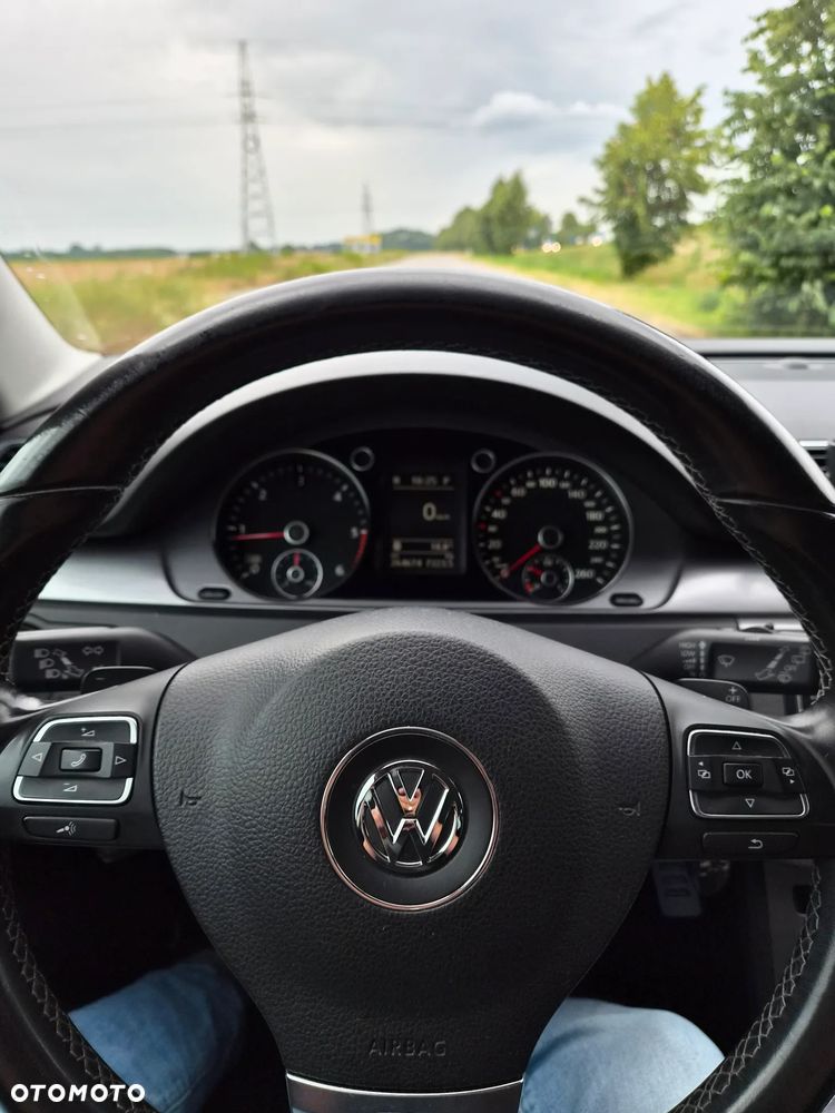 Volkswagen Passat 2.0 TDI 4Motion DSG BlueMotion Tech Highline - 9