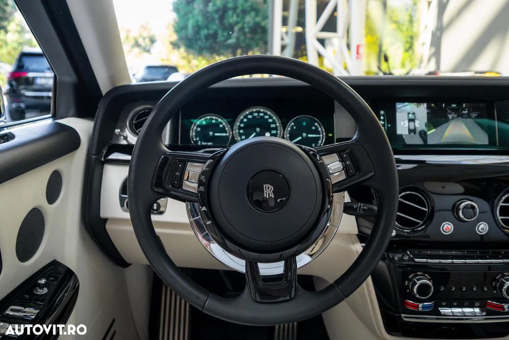 Rolls-Royce Phantom - 14