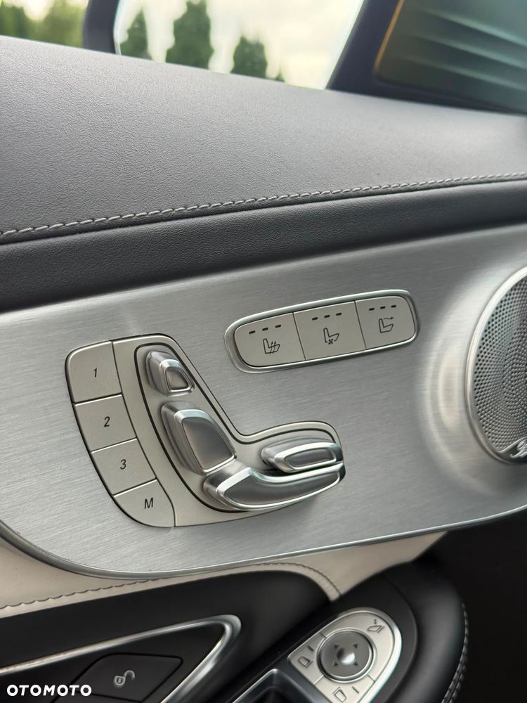 Mercedes-Benz Klasa C AMG 63 S AMG Speedshift 7G-MCT - 29