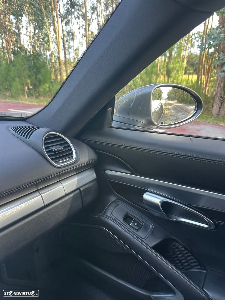 Porsche 718 Cayman - 25