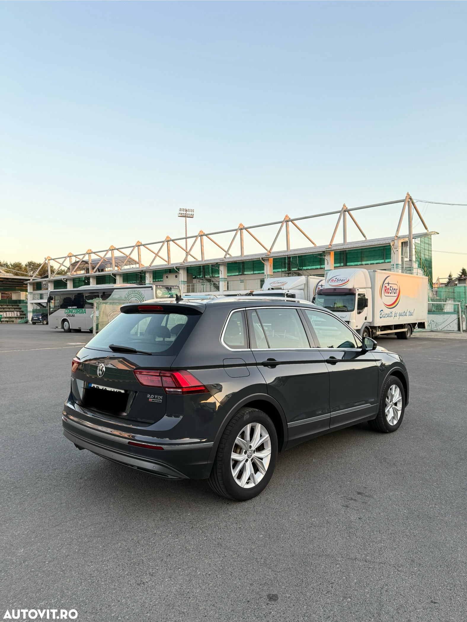 Volkswagen Tiguan 2.0 TDI DPF DSG 4Mot Comfortline - 8
