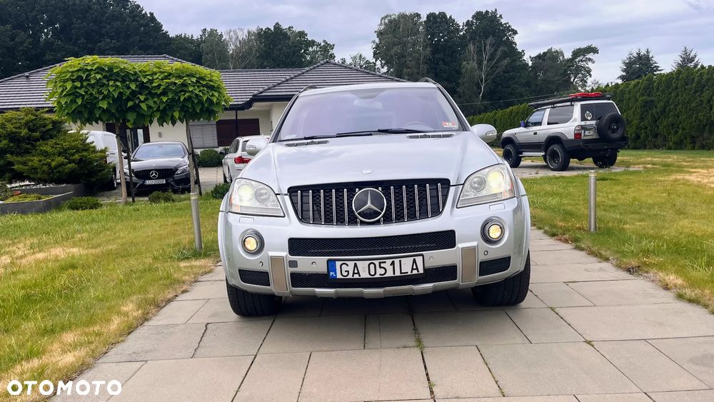 Mercedes-Benz ML 63 AMG 4-Matic - 5