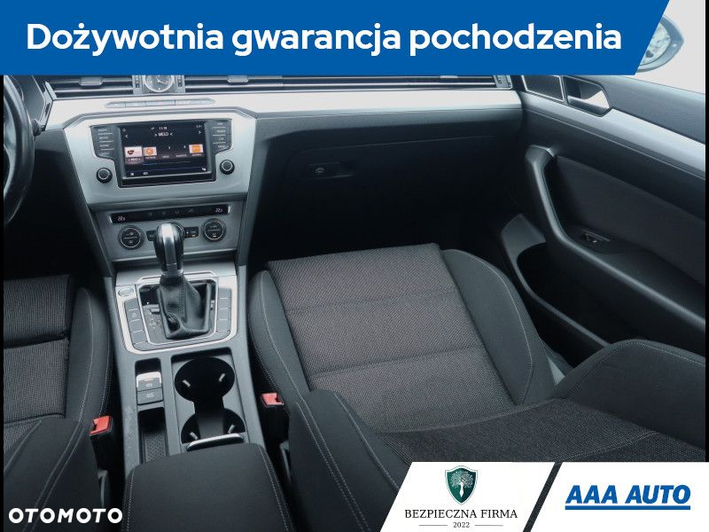 Volkswagen Passat - 9