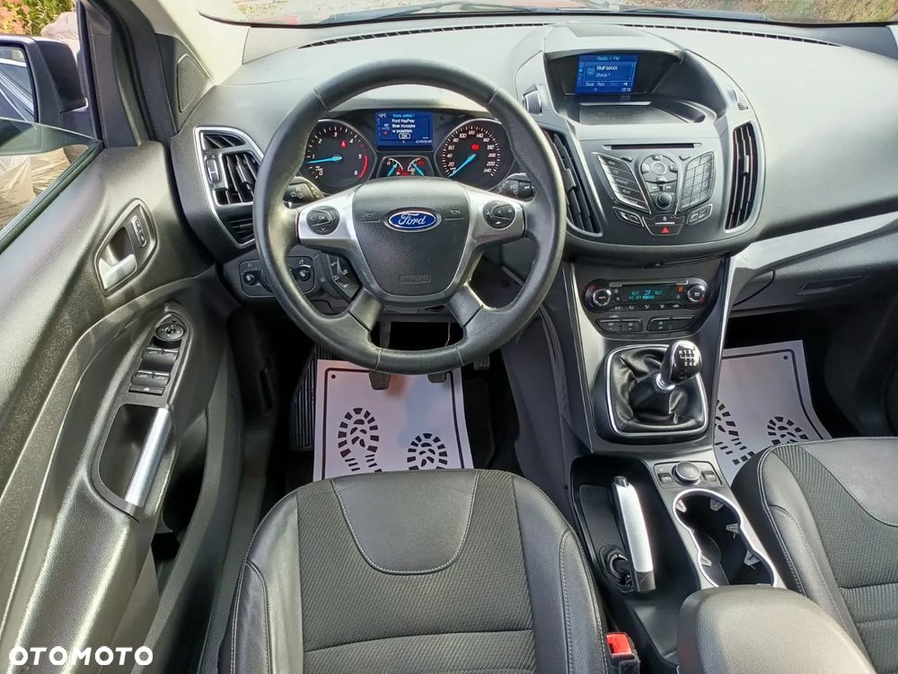 Ford Kuga 2.0 TDCi 2x4 Titanium - 11