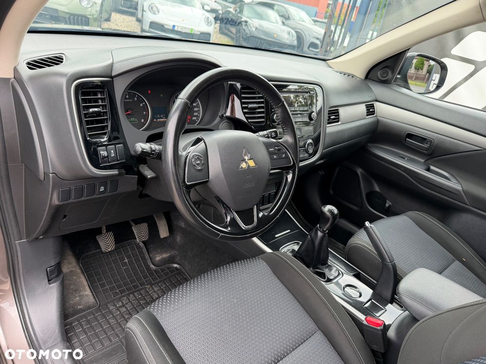Mitsubishi Outlander 2.0 City Style 2WD - 13