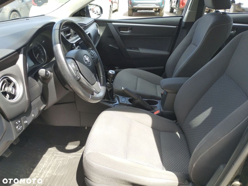 Toyota Corolla 1.6 Comfort - 16
