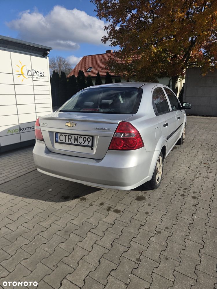 Chevrolet Aveo - 4