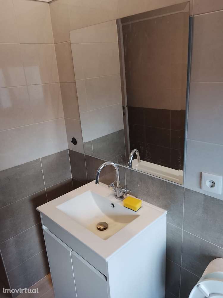 T1 em Benfica na calçada do Tojal c. terraço de 50m2 privativo - Grande imagem: 4/13