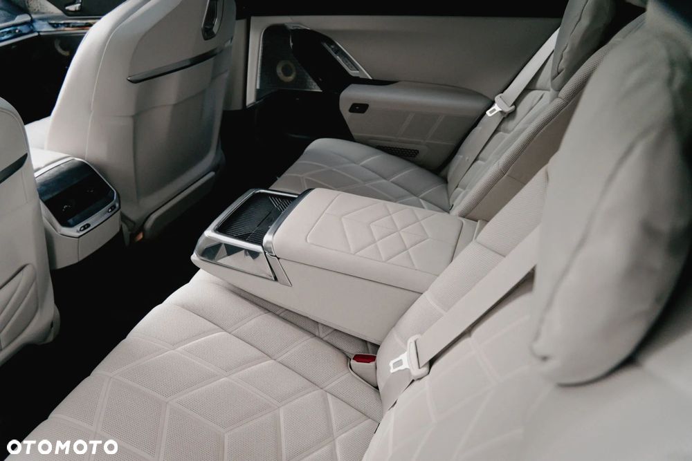 BMW Seria 7 740d xDrive mHEV M Sport sport - 26