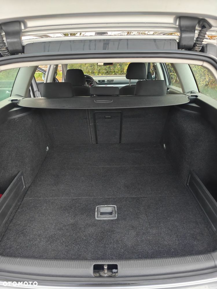 Volkswagen Passat 2.0 TDI DPF Sportline - 12