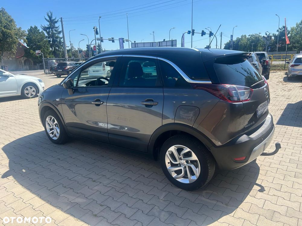 Opel Crossland X 1.2 T Design Line S&S - 10