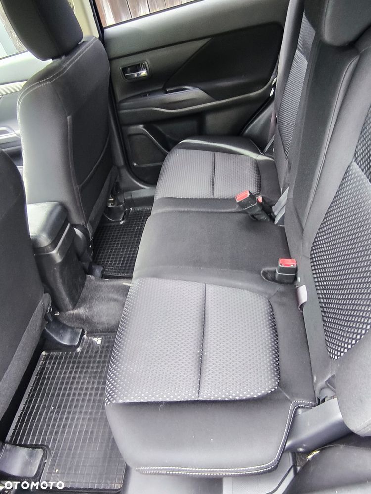 Mitsubishi Outlander 2.0 Intense + 4WD CVT - 5