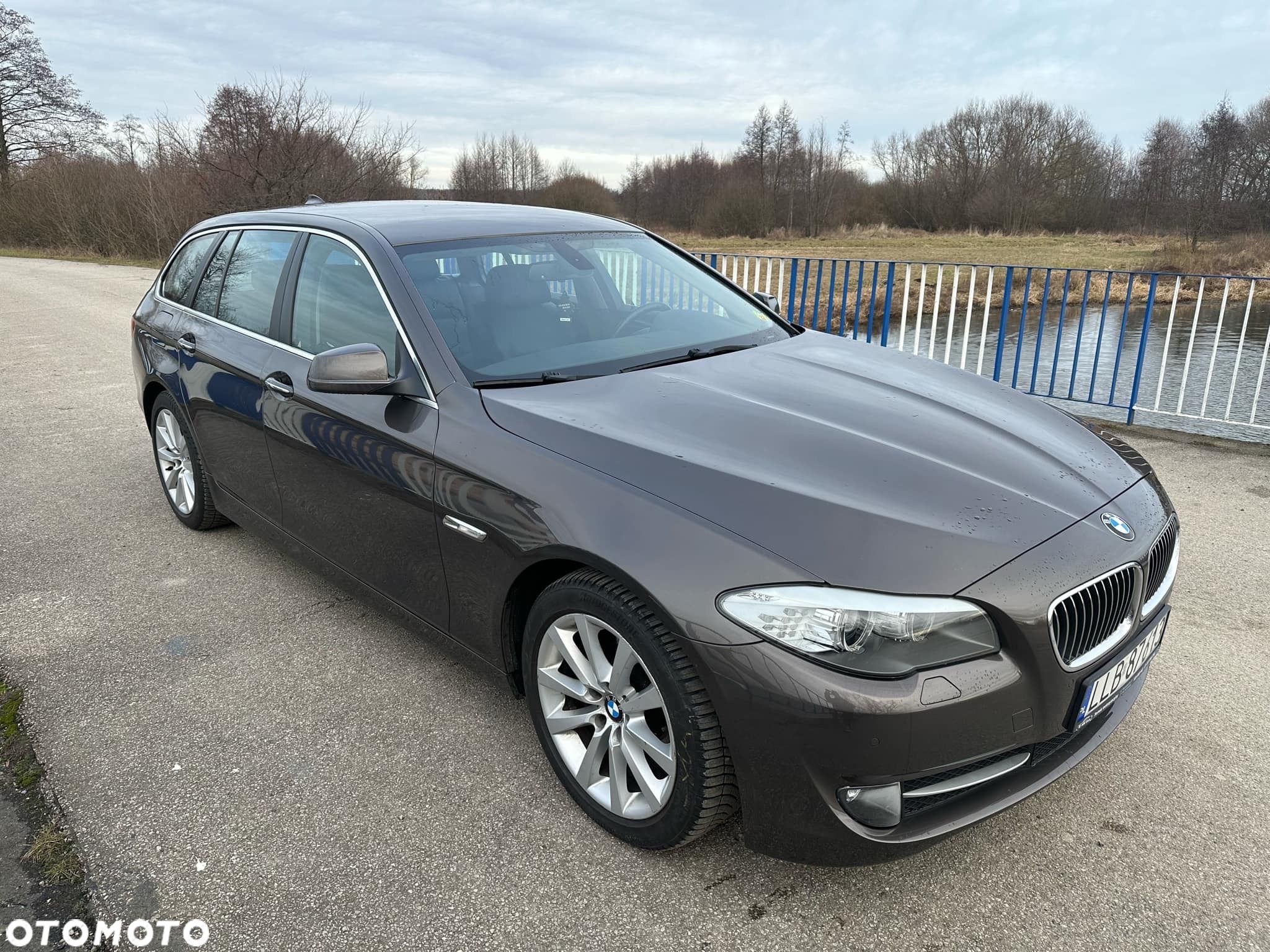 BMW Seria 5 523i Touring - 1