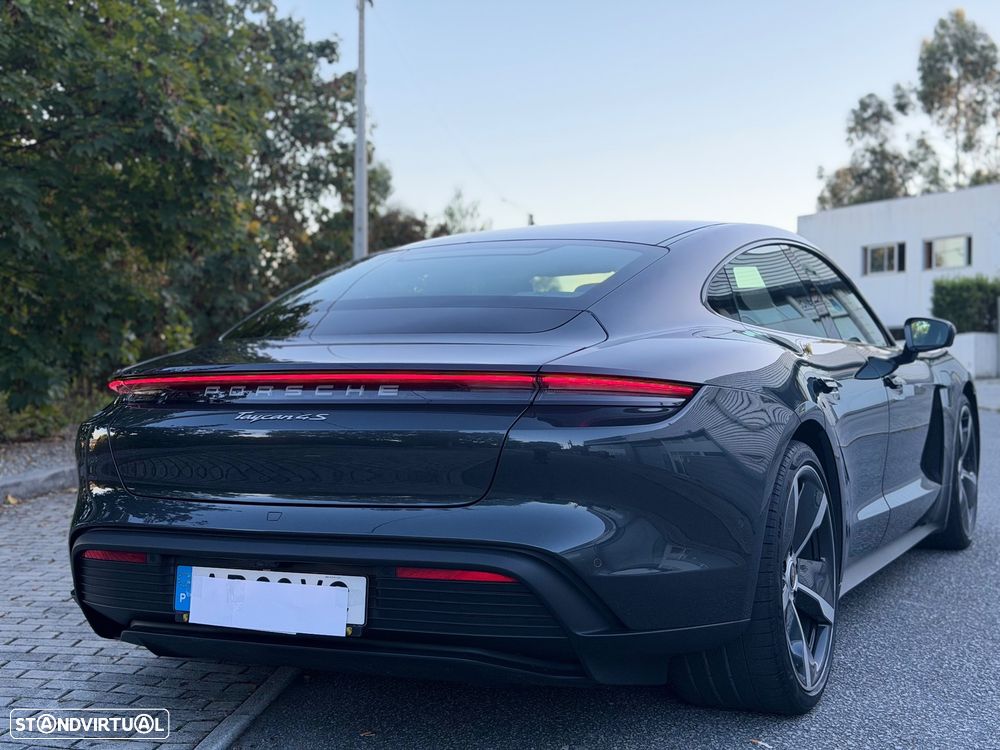 Porsche Taycan 4S - 11