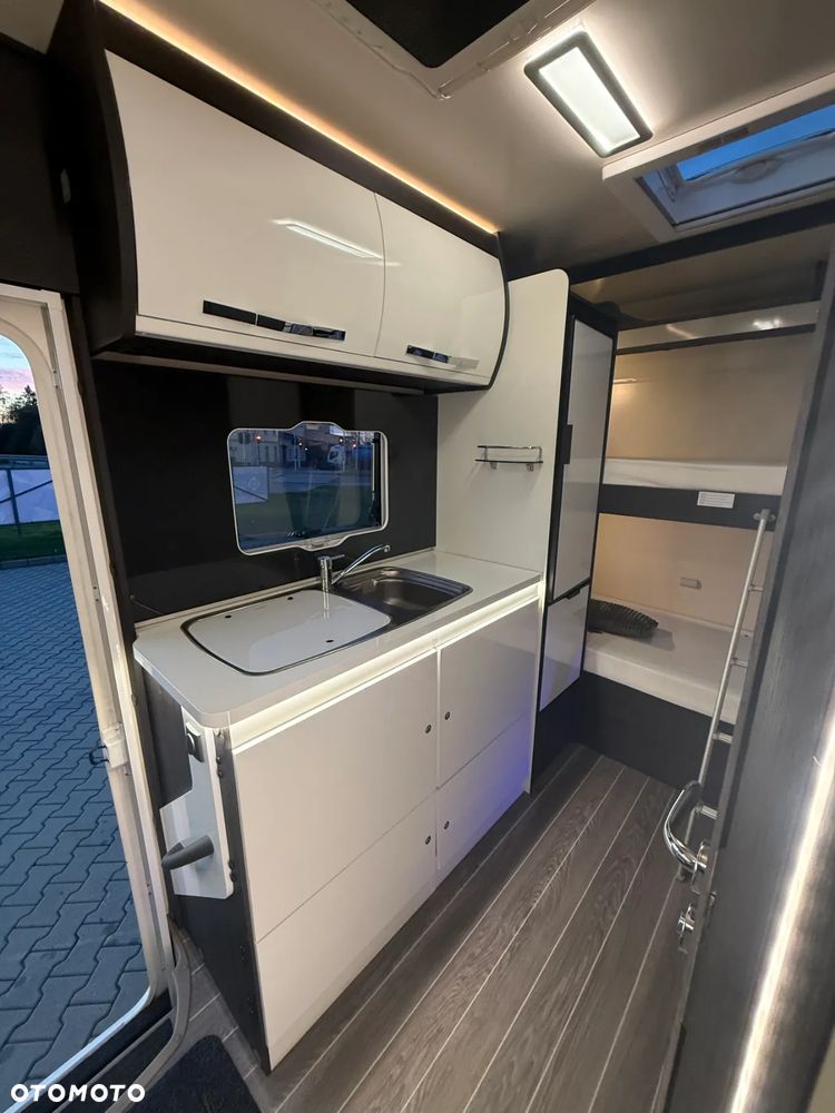 Roller Team 277 camper 7-osób kamper camper zamiana - 23
