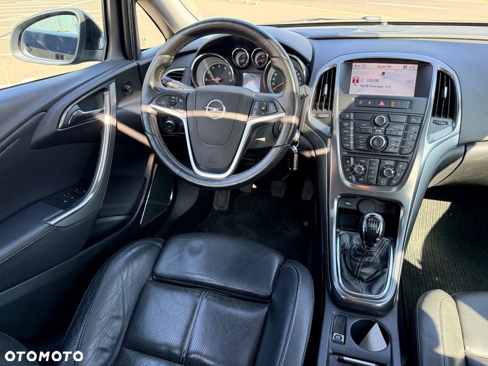 Opel Astra 1.6 Turbo Innovation - 19