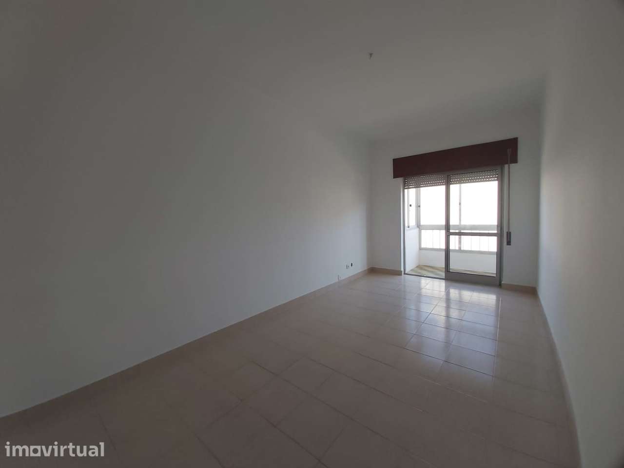 Apartamento em Moita, Moita - Grande imagem: 2/16