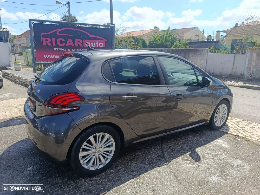 Peugeot 208 1.5 BlueHDi Signature - 5