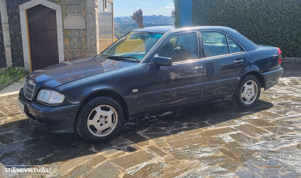 Mercedes-Benz C 200 D Elegance - 4