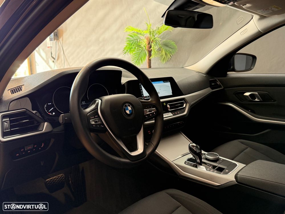 BMW 318 d Line Sport Shadow Auto - 4