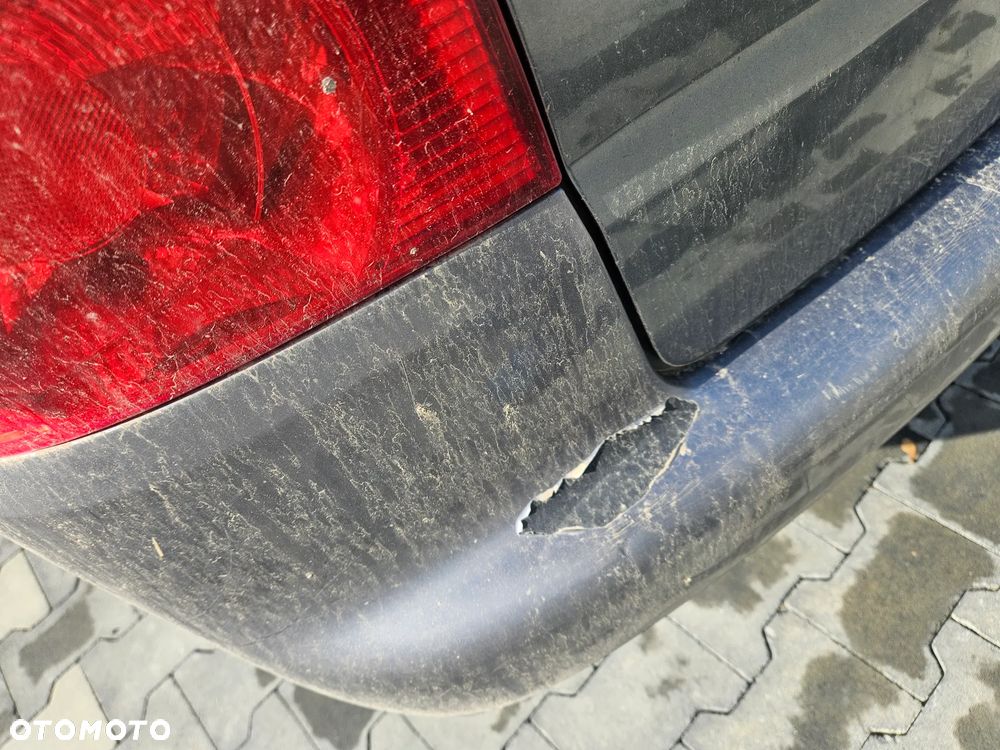 Volkswagen Touran - 12