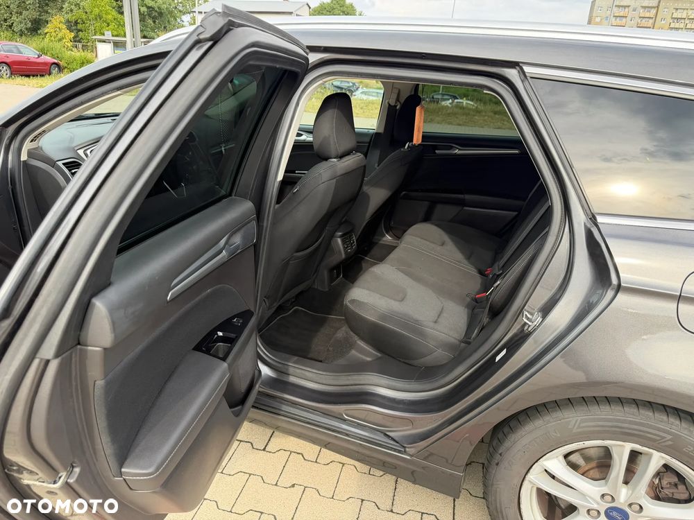 Ford Mondeo 2.0 TDCi Titanium PowerShift - 11