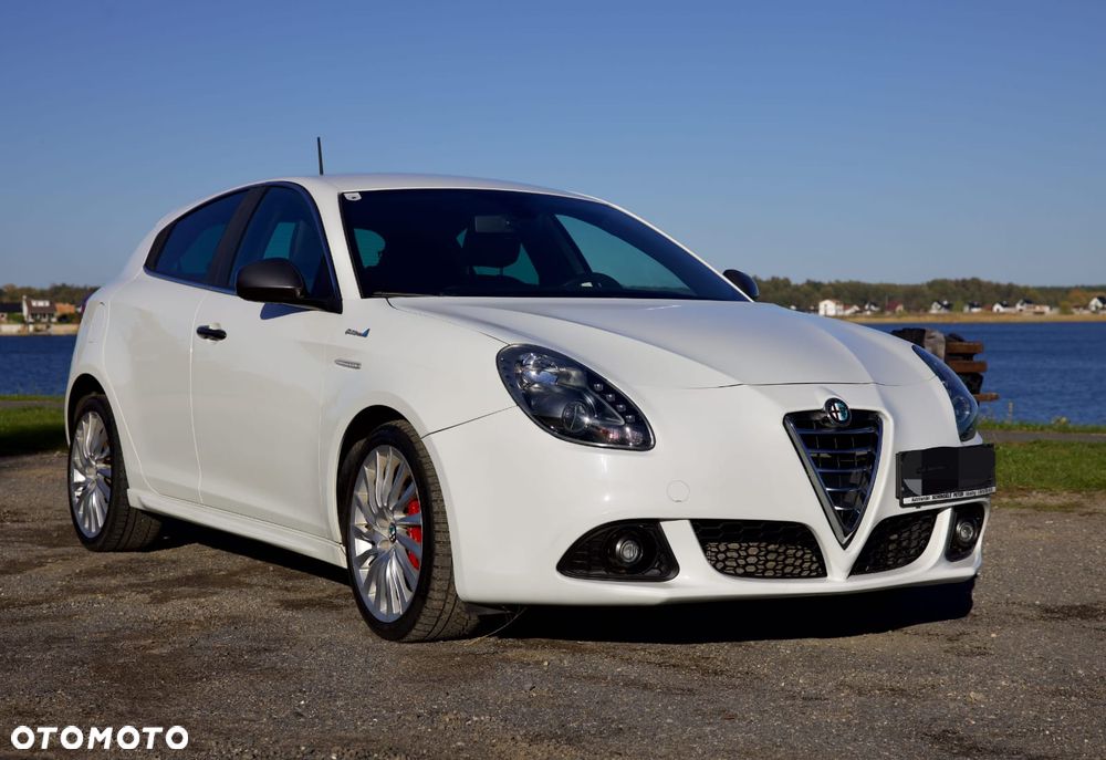 Alfa Romeo Giulietta 2015 photo 2