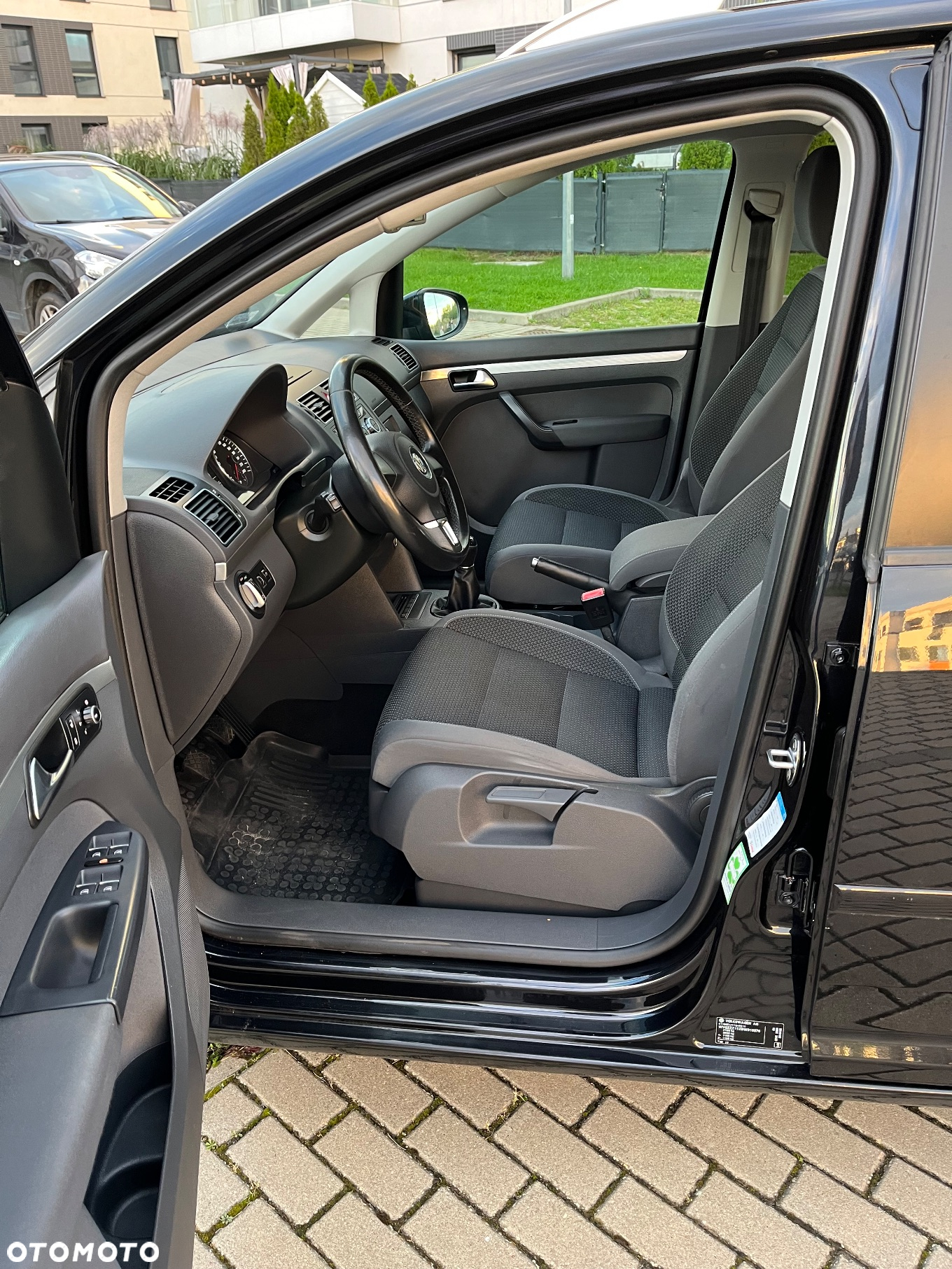 Volkswagen Touran 2.0 TDI DPF Highline - 12