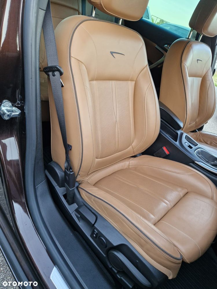 Opel Insignia - 23