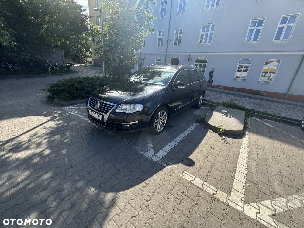 Volkswagen Passat - 1