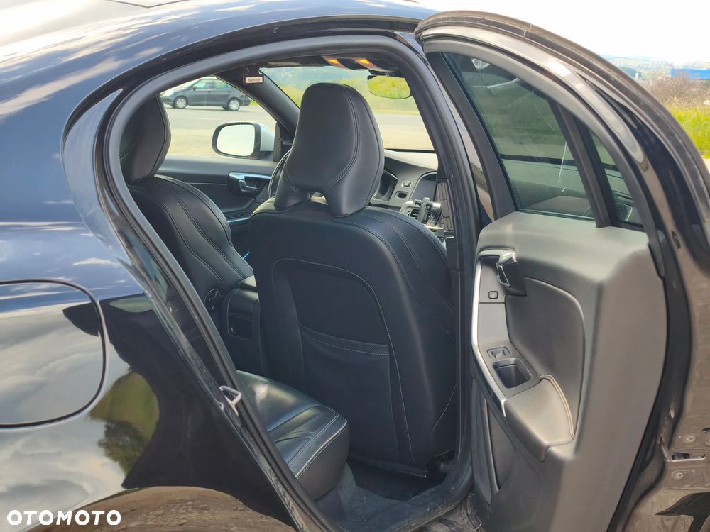 Volvo S60 T6 AWD Geartronic RDesign - 18