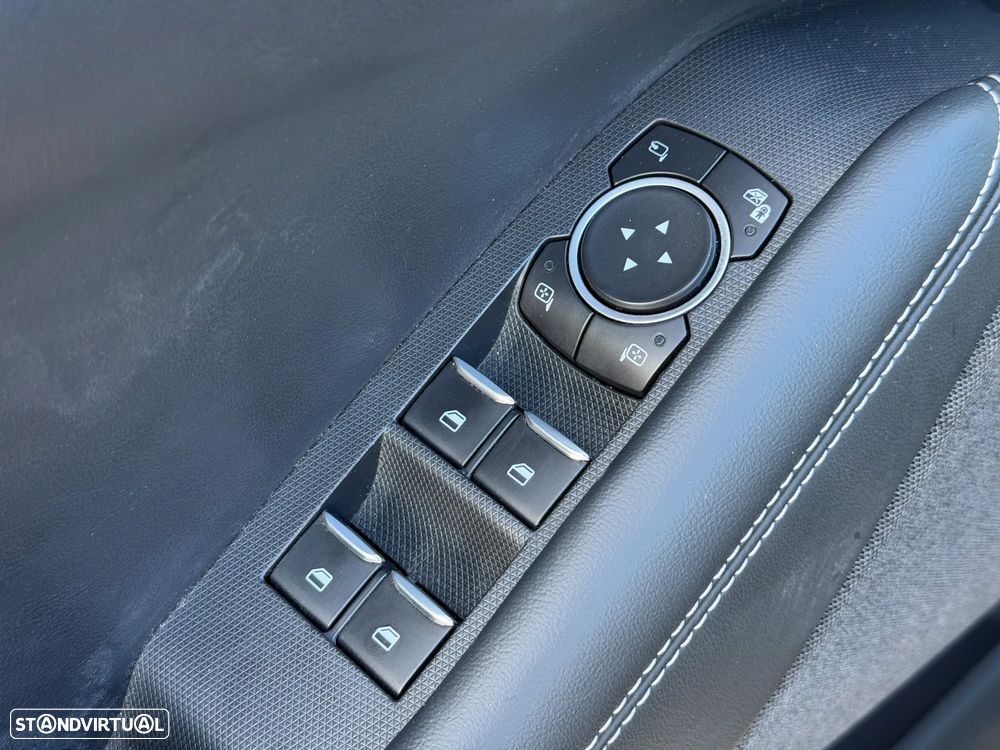 Ford Mustang Mach-E AWD PREMIUM - 44