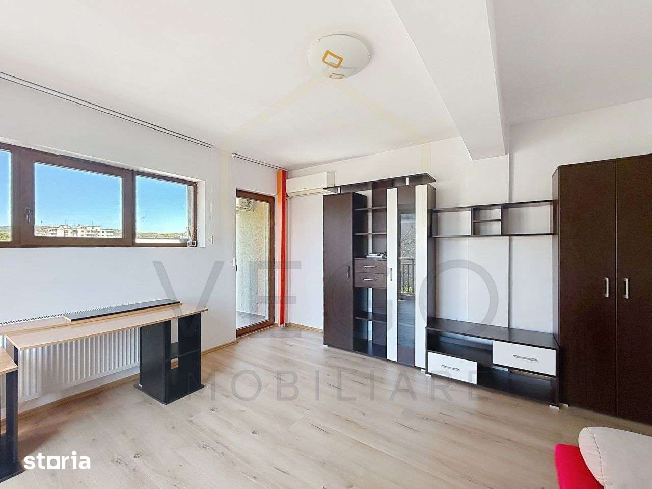Apartament cu 1 camera, 36 mp, CT, AC, balcon 5 mp, zona Iulius Mall — fotografia 2