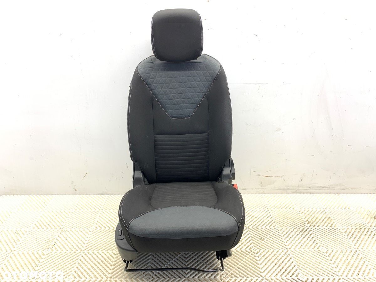 FOTEL PRAWY PRZÓD - 221.00 PLN - RENAULT CLIO IV Grandtour (KH_) 2012 - 2022 1.5 dCi 90 (KHN3, - 1