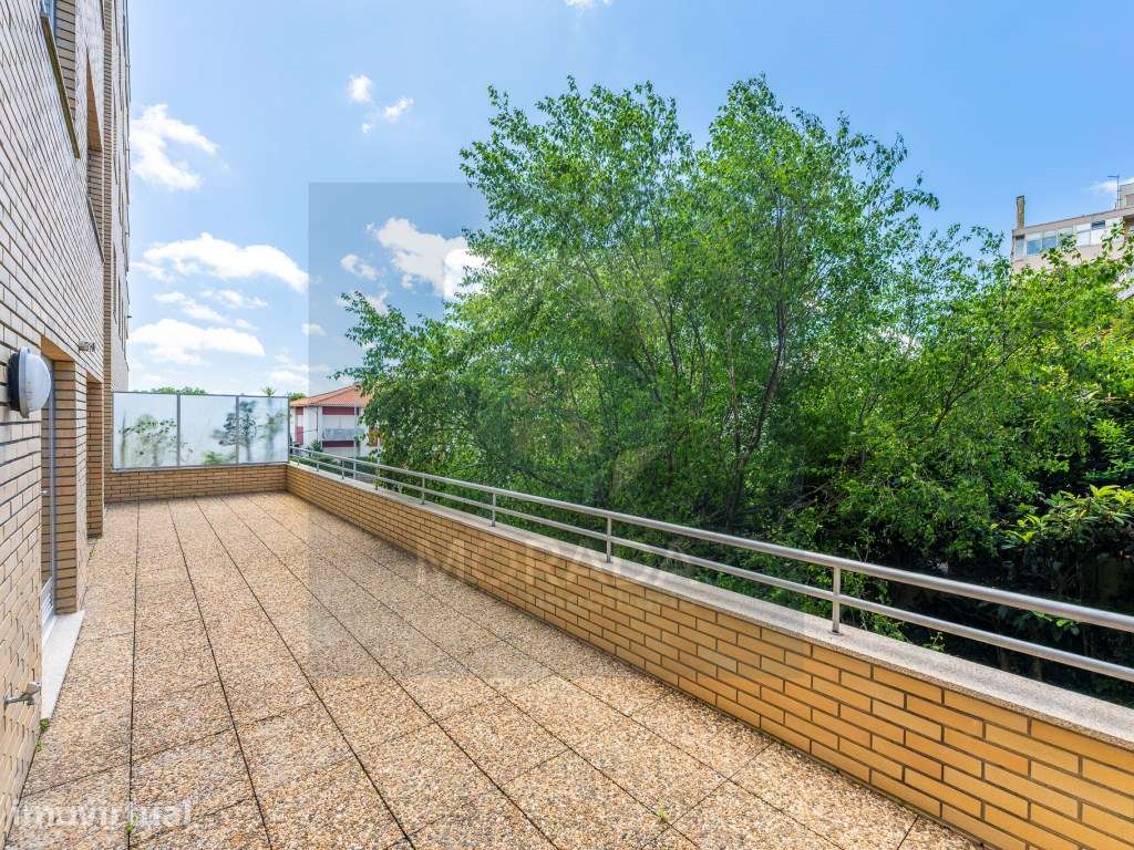 APARTAMENTO T1+1 C/ TERRAÇO || CAMPO ALEGRE || PORTO - Grande imagem: 3/33