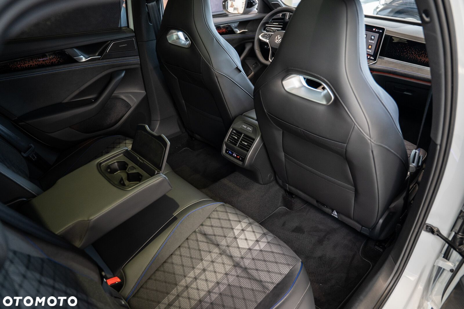 Volkswagen Passat - 17