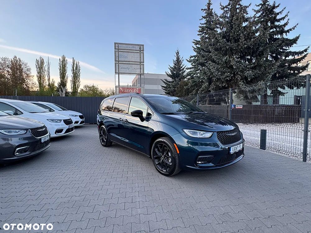 Chrysler Pacifica - 13