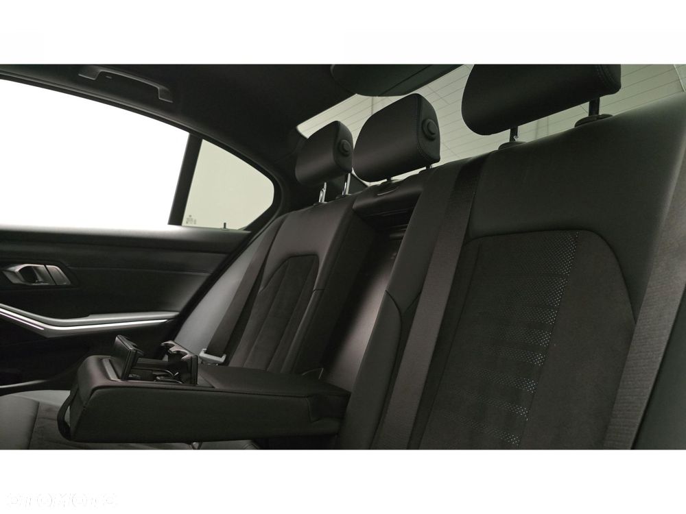 BMW Seria 3 320d xDrive mHEV M Sport - 23