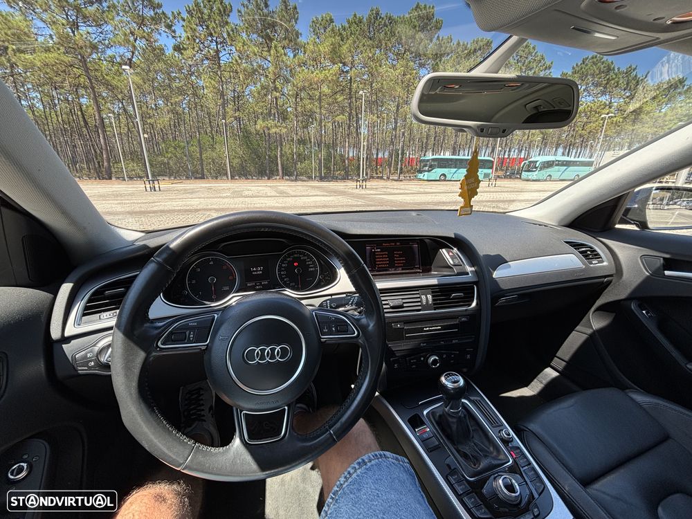 Audi A4 Avant 2.0 TDI Business Line Sport - 31