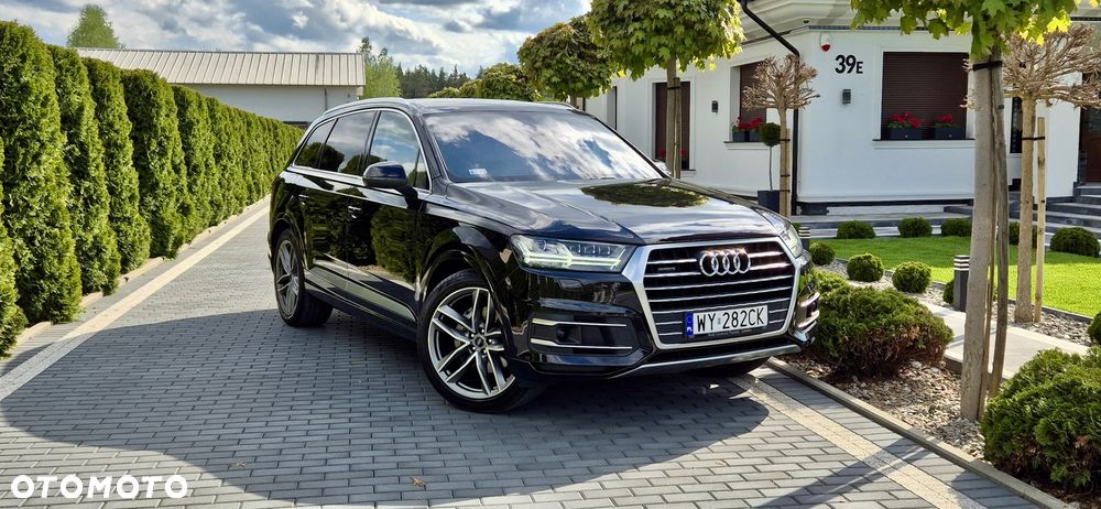 Audi Q7 - 1