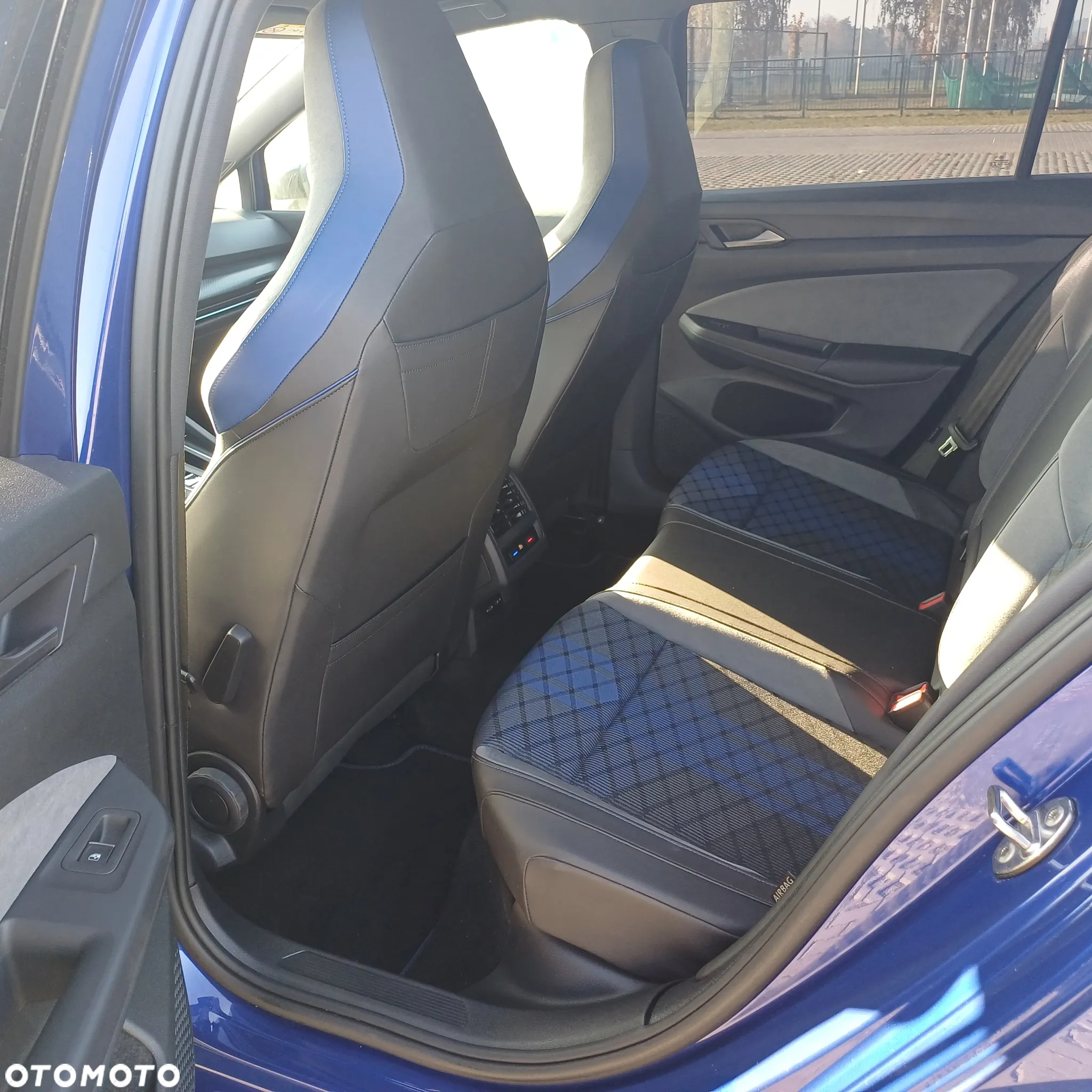 Volkswagen Golf VIII 2.0 TSI 4Motion R DSG - 18