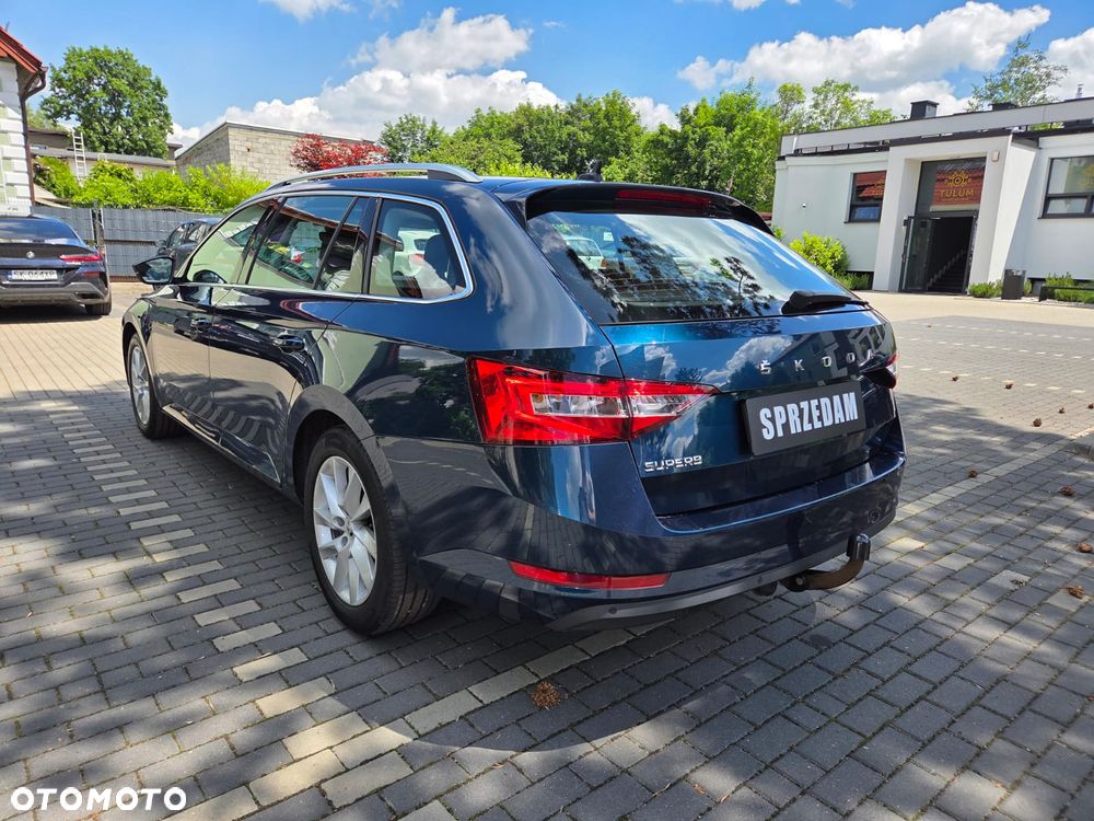 Skoda Superb 2.0 TDI Ambition DSG - 5