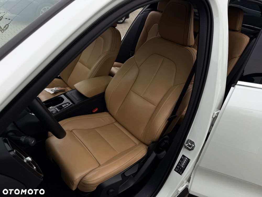 Volvo XC 40 - 38