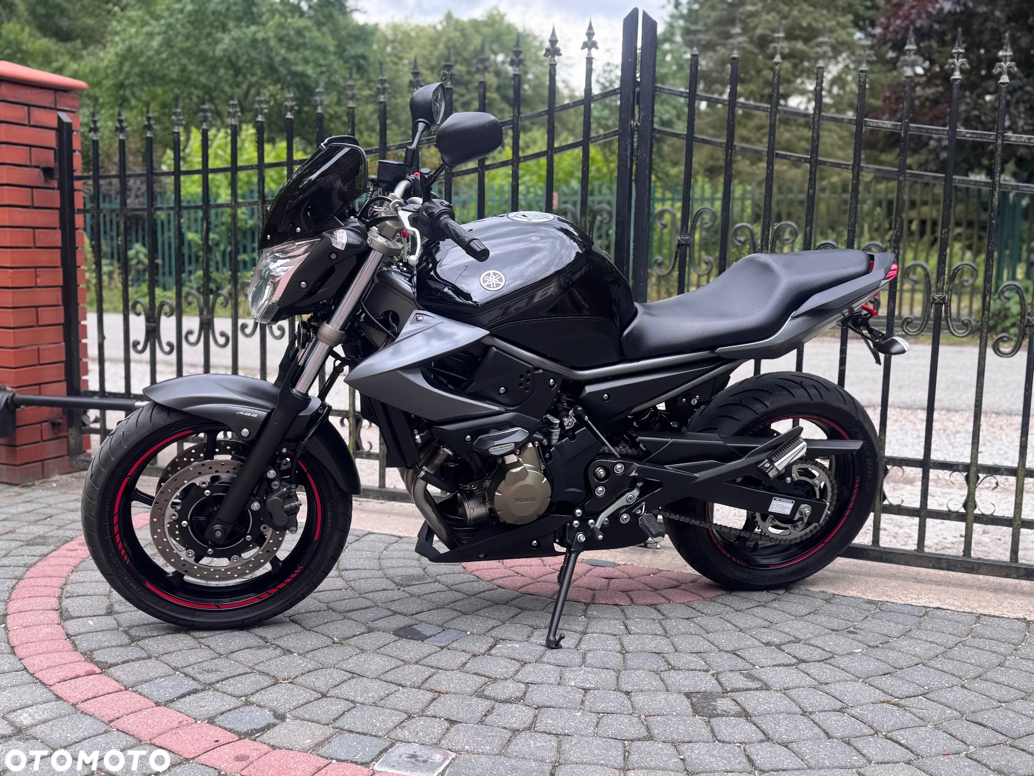 Yamaha XJ - 6