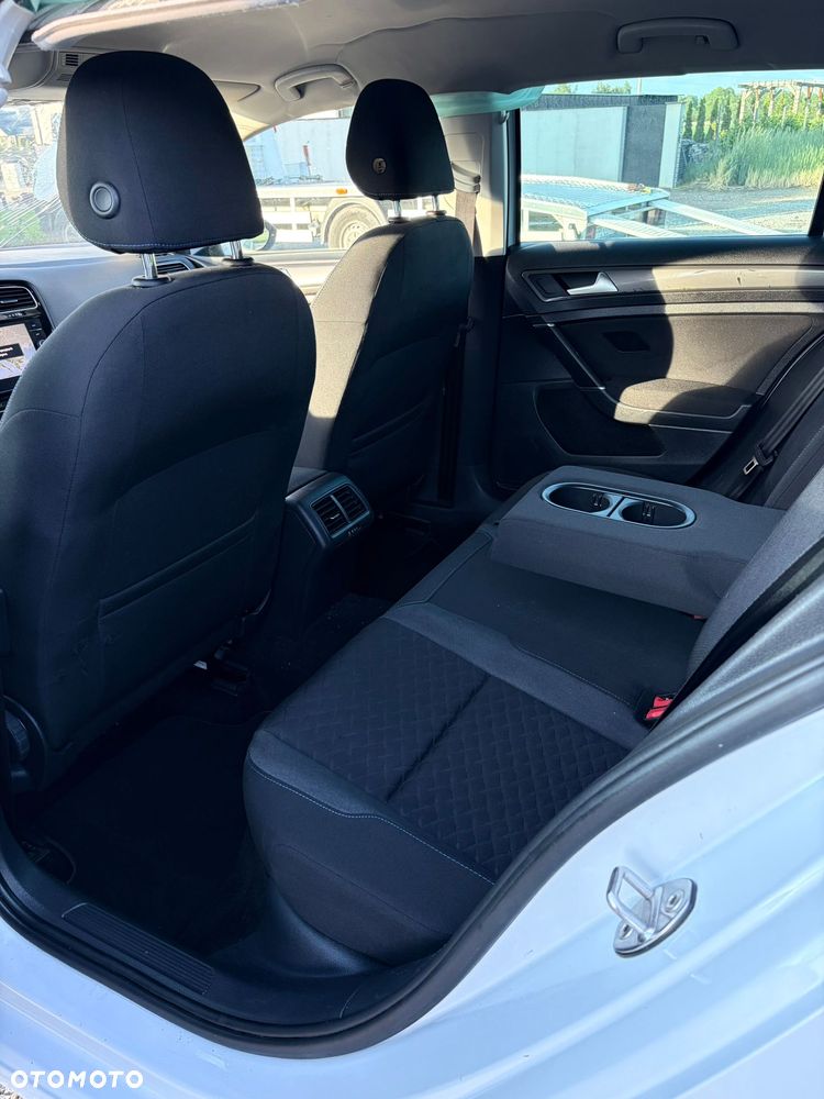 Volkswagen Golf - 15