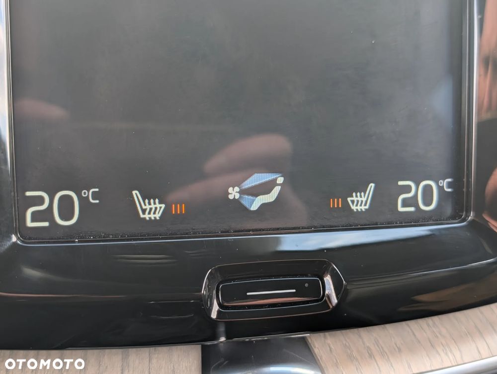 Volvo XC 60 - 30