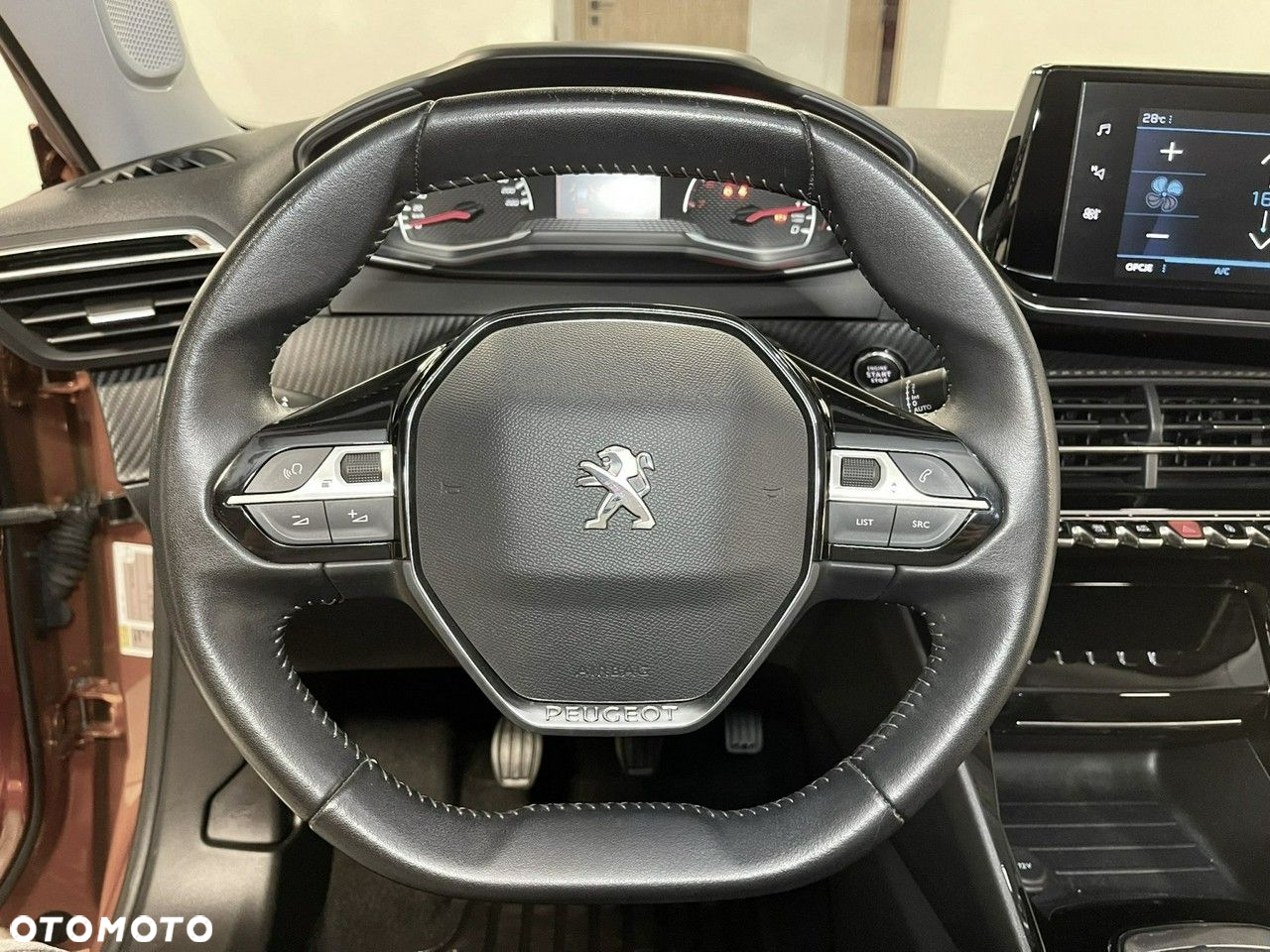 Peugeot 2008 PureTech 130 Allure - 24