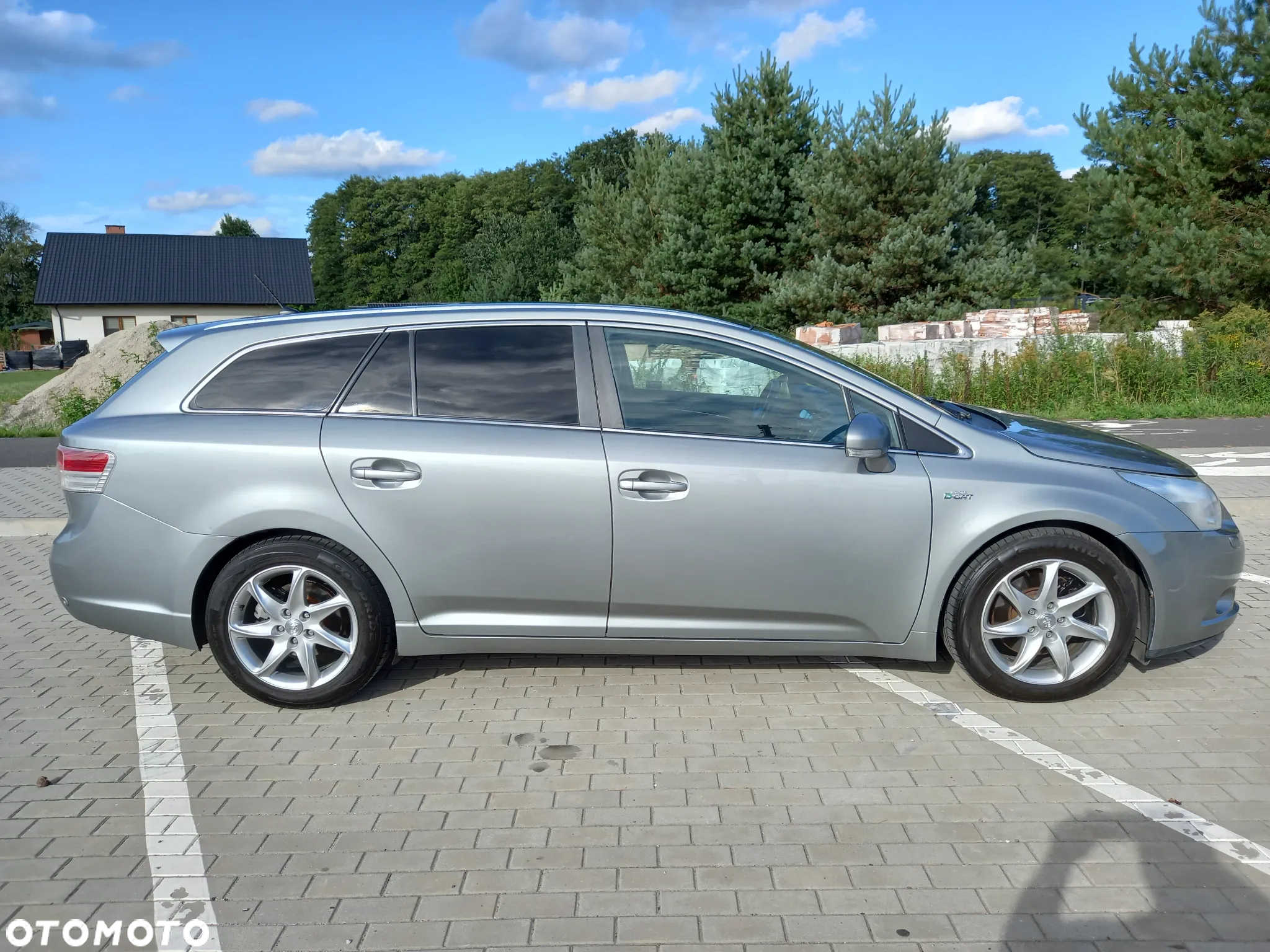 Toyota Avensis 2.2 D-4D Sol NAVI - 17